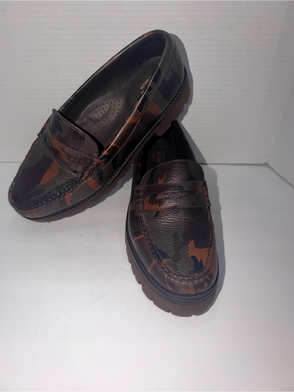 Womens G.H. Bass Weejuns Penny Loafers